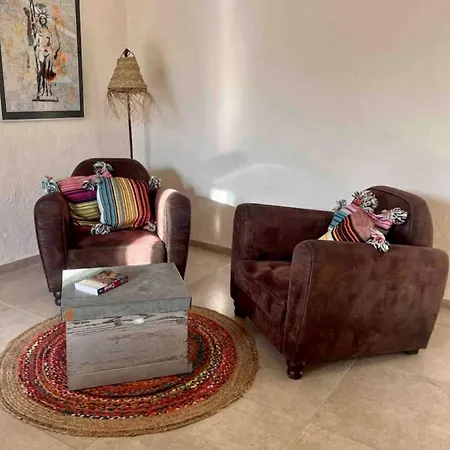 Belle Maison De Village Renovee A Nyaraló
